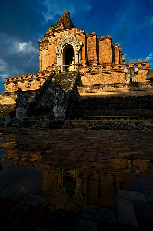 Tajlandia, Chiang Mai, Wat Chedi Luang (Na północy Tajlandii i Laosu)